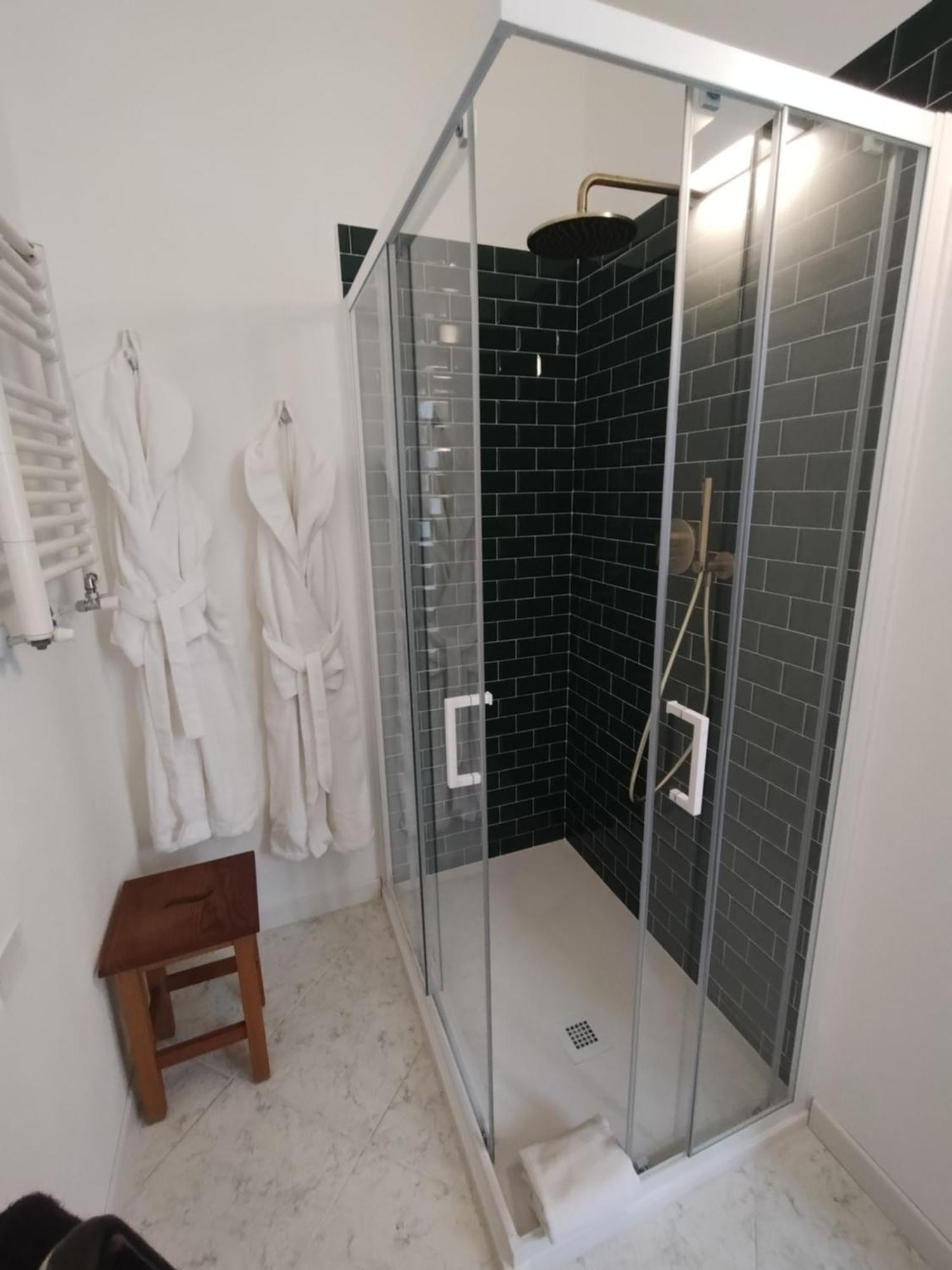 Palazzo Cusani Charming Rooms فيرتشيلي المظهر الخارجي الصورة