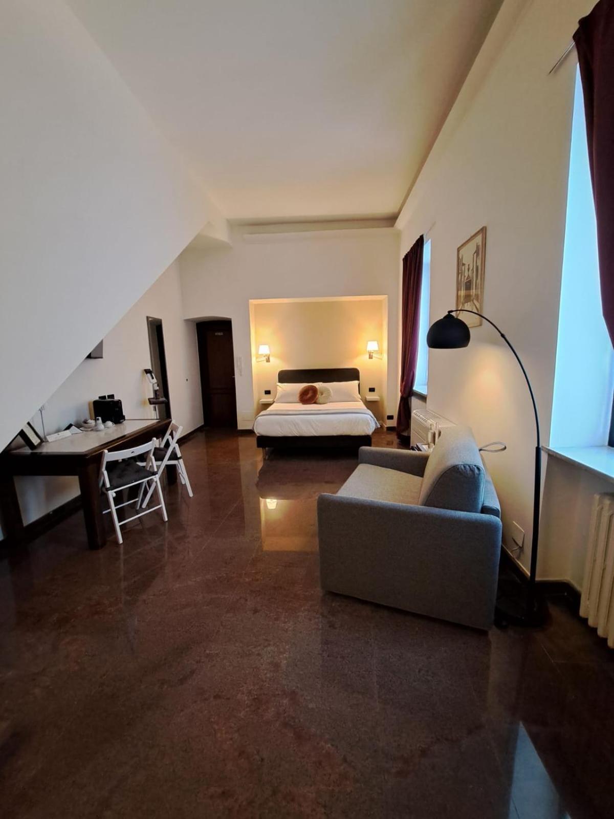 Palazzo Cusani Charming Rooms فيرتشيلي المظهر الخارجي الصورة