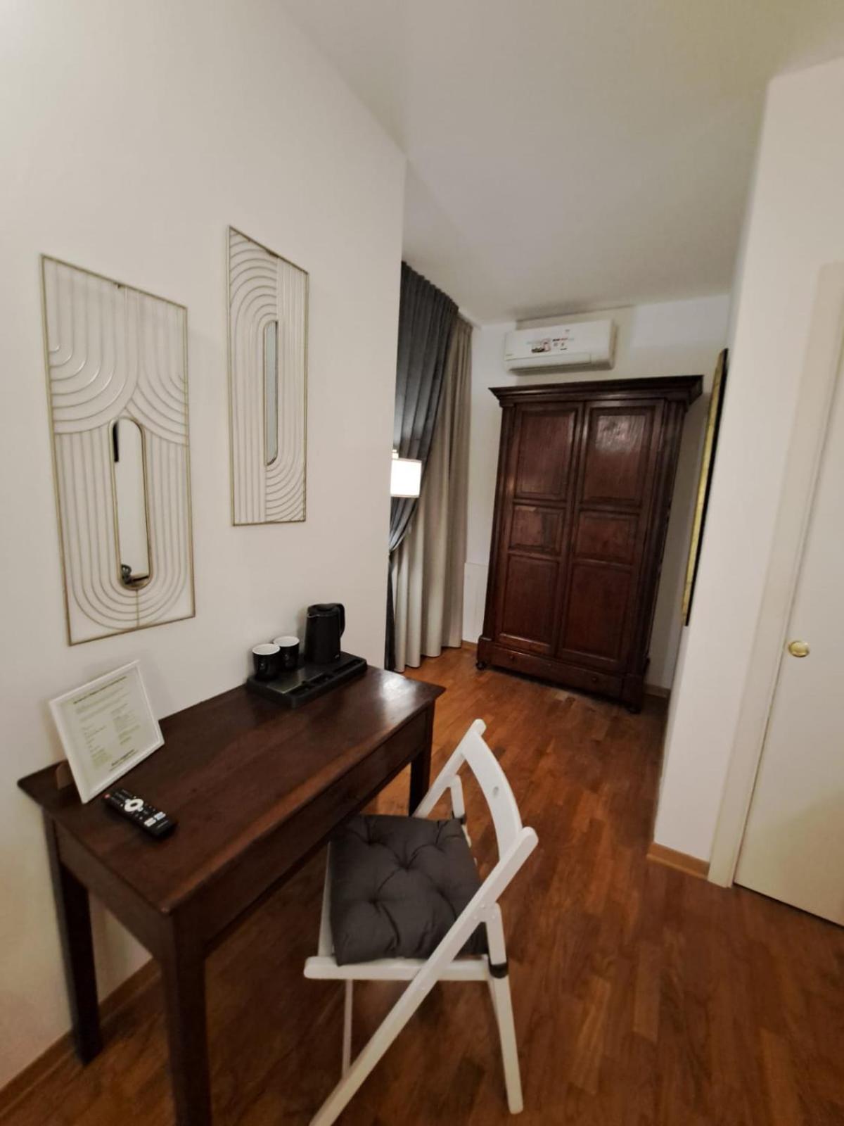 Palazzo Cusani Charming Rooms فيرتشيلي المظهر الخارجي الصورة